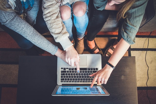 User Generated Content ist Teil der Shared Media im PESO-Modell